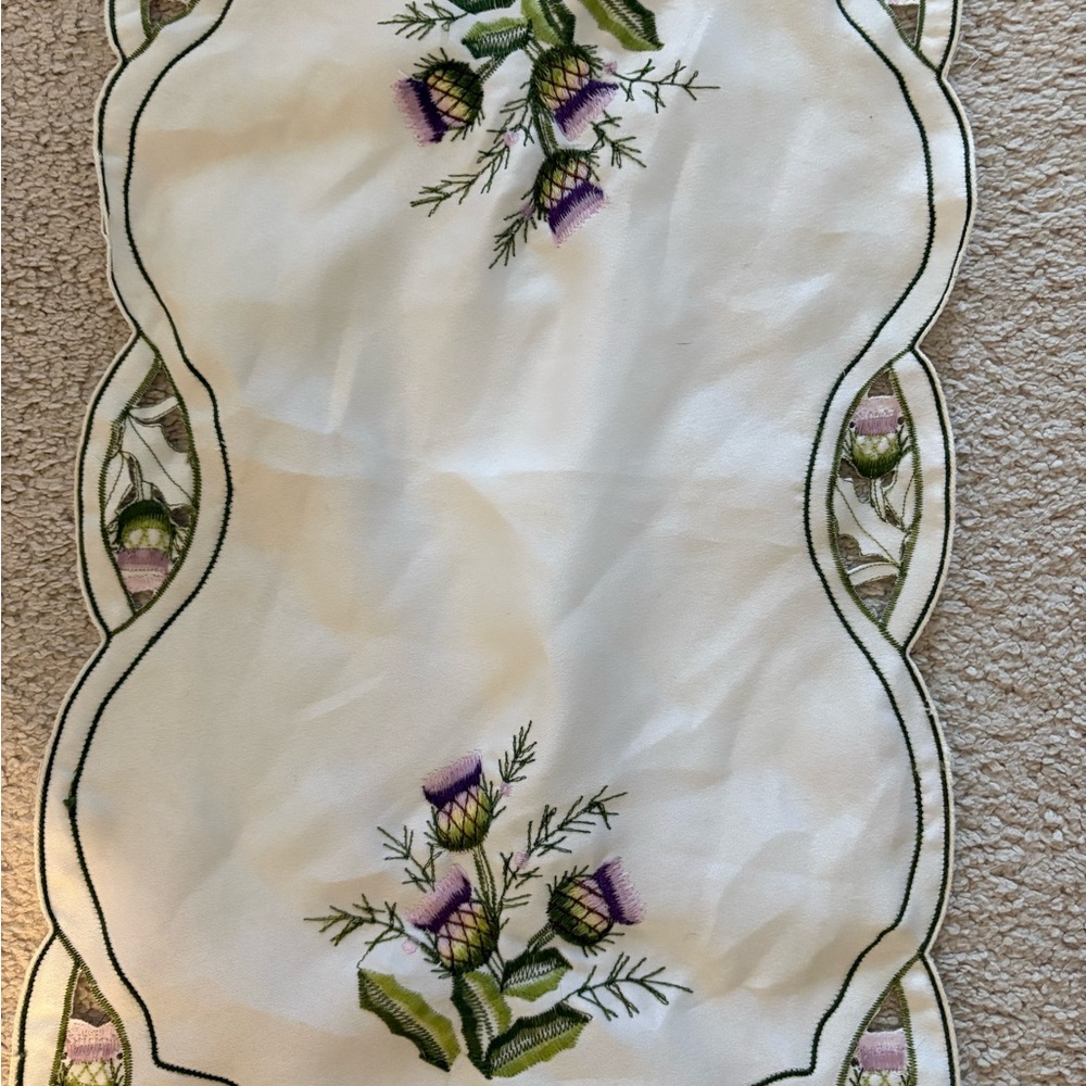 Embroidered Floral Table doily /placemat #Thistle #Highland #Scottish